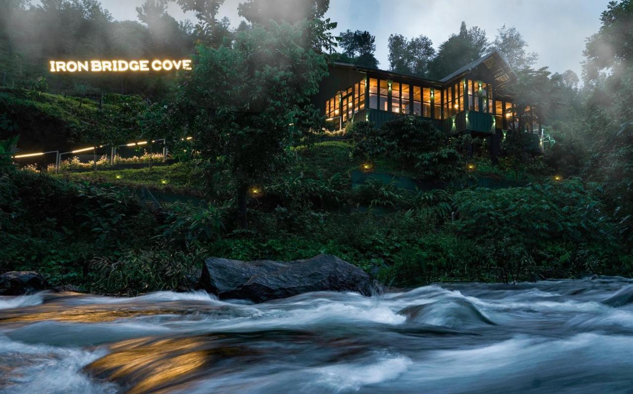 Вілла Iron Bridge Cove Meppadi Екстер'єр фото